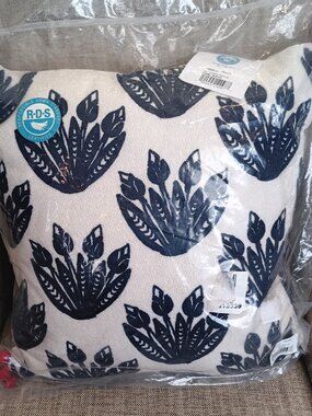 NWT Levtex Home Navy & Cream w/ Red PomPom Accent Pillow 18"x18"